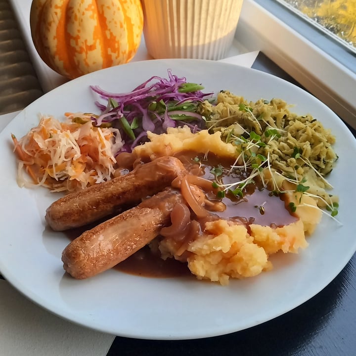 photo of Richmond 8 meat-free sausages shared by @memagdalena on  09 Dec 2022 - review