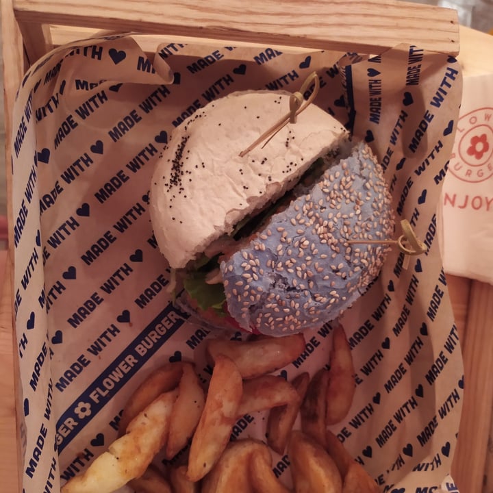photo of Flower Burger Ocean burger shared by @laleo31 on  07 Sep 2020 - review