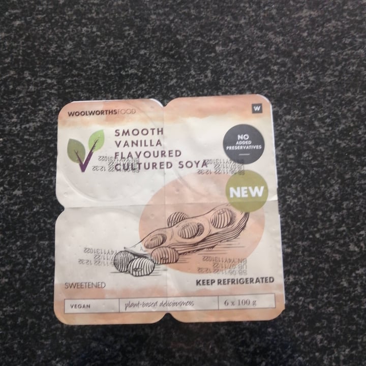 photo of Woolworths Vanilla Soya Yoghurt shared by @thekeenbean on  08 Nov 2022 - review