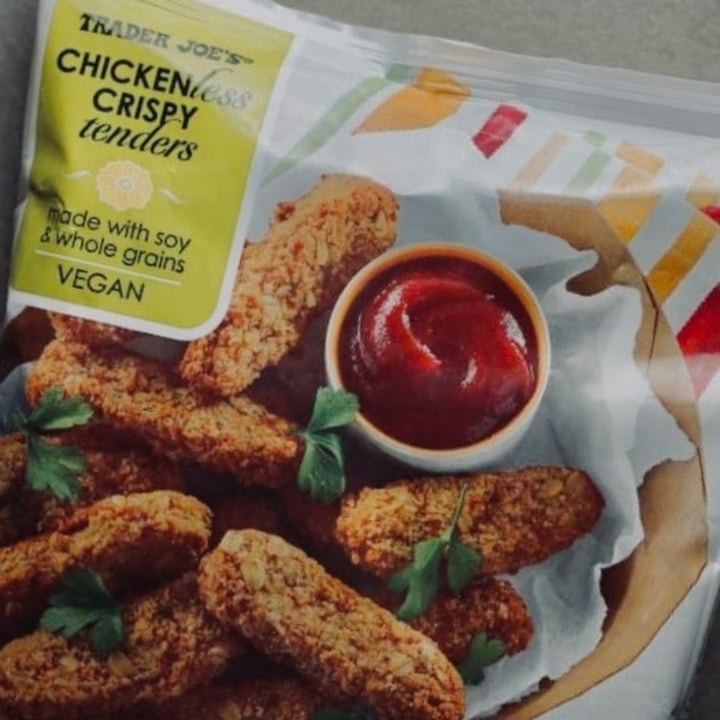 photo of Trader Joe's Chickenless Crispy Tenders shared by @magictaters on  01 Jun 2022 - review