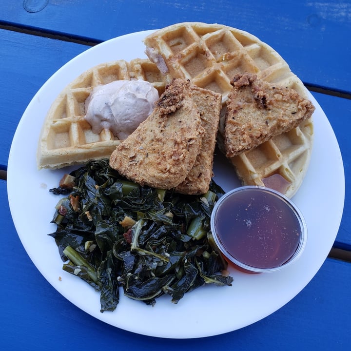 photo of The Hogtown Vegan on College Unchicken And Waffles shared by @metalmel666 on  06 Oct 2021 - review