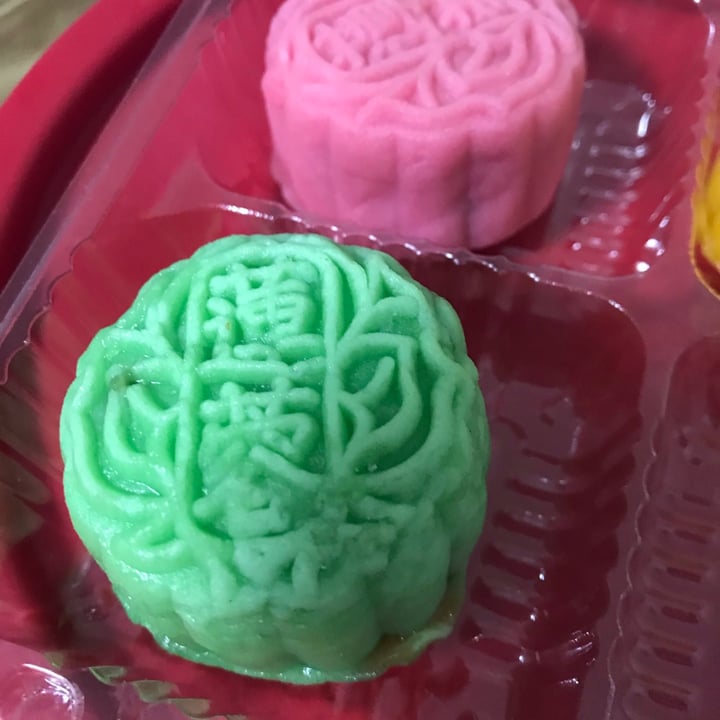 photo of Dongshan Eastern Highland Healthy Cake House Pandan Snow Skin Mooncake shared by @opheeeliaaa on  04 Sep 2020 - review