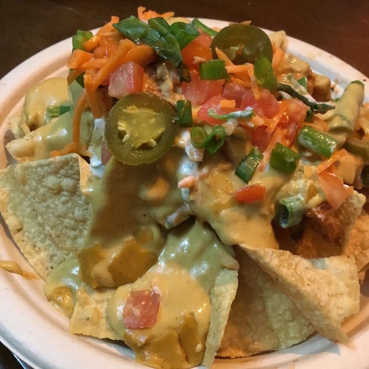photo of Spiral Diner & Bakery Buffalo Chik’n Nachos shared by @vivalaviolet on  21 Mar 2021 - review