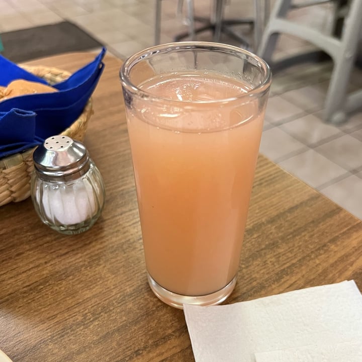 photo of Banquetes JESSY Agua de Guayaba shared by @shakitz on  17 Sep 2022 - review