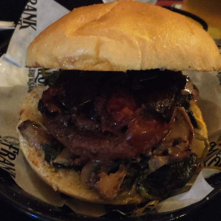 photo of Frank Malone Pub & Brewstore Panino con Beyond burger + contorni shared by @chiarasciaudo on  23 Jun 2022 - review