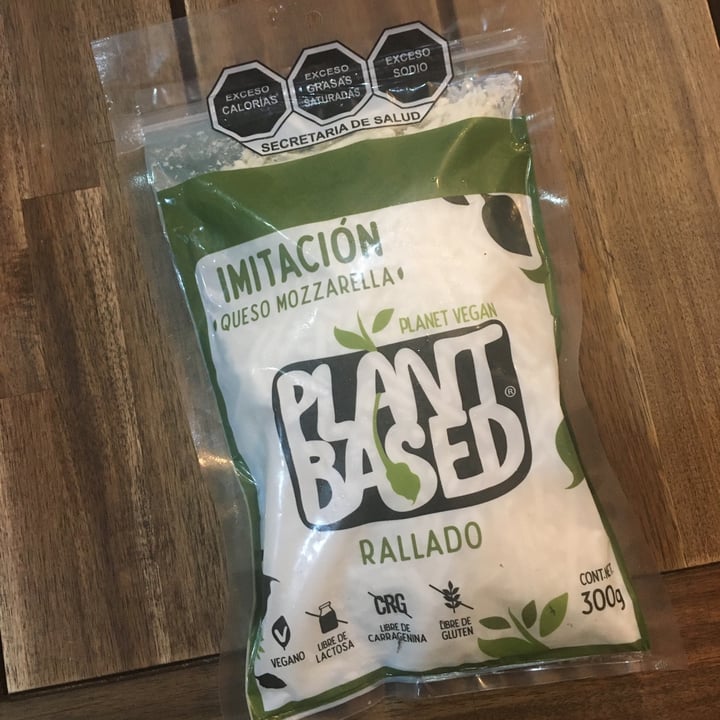 photo of Planet Vegan Plant Based Imitación queso mozzarella Planet Vegan Plant Based shared by @dh on  03 Jul 2021 - review