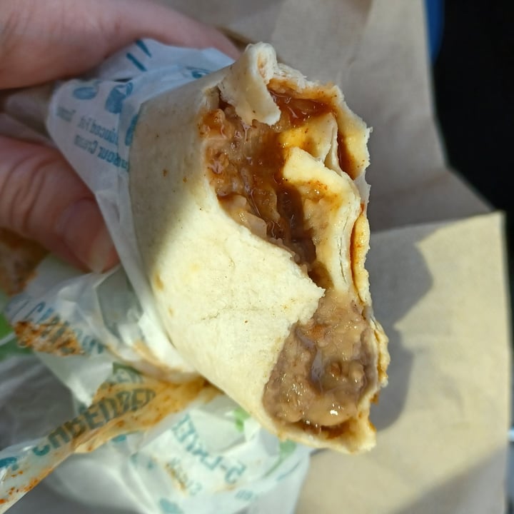 photo of Taco Bell Bean Burrito Fresco Style shared by @earthling6 on  15 Oct 2021 - review