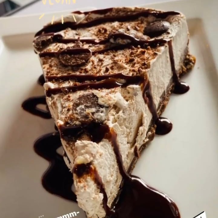 photo of COMET 984 - 50's Diner Cheesecake snickers 💯🌱❤️ shared by @africadiaz on  02 Jun 2021 - review