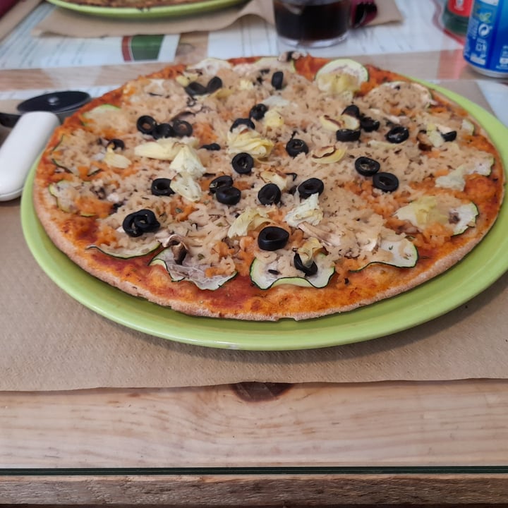 photo of Dolce Pizza y Los Veganos Pizza 4 estaciones shared by @guajira on  08 Oct 2021 - review