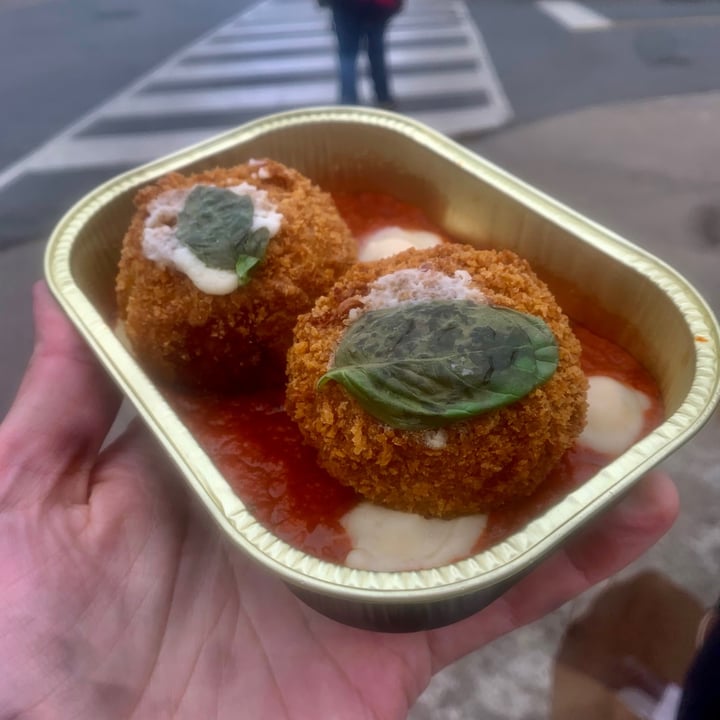 photo of Stefano's Sandwiches Vegan Arancini shared by @xdarrenx on  18 Apr 2021 - review