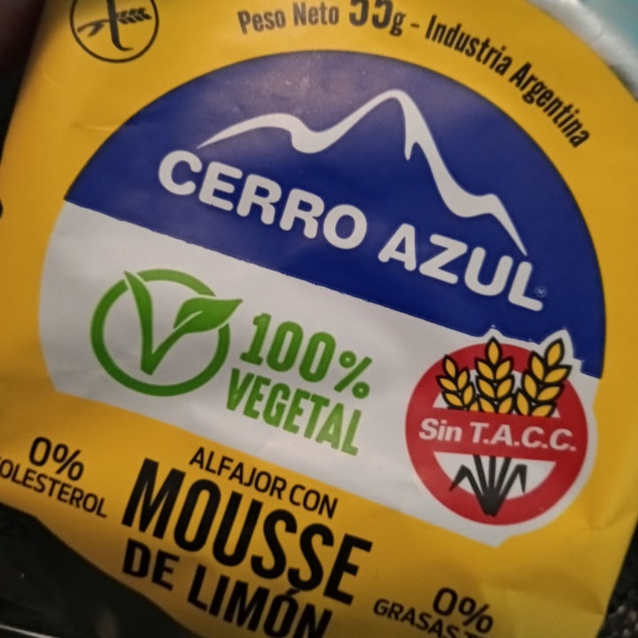 photo of Cerro Azul Alfajor con Mousse de Limón shared by @andyeb on  14 Mar 2021 - review