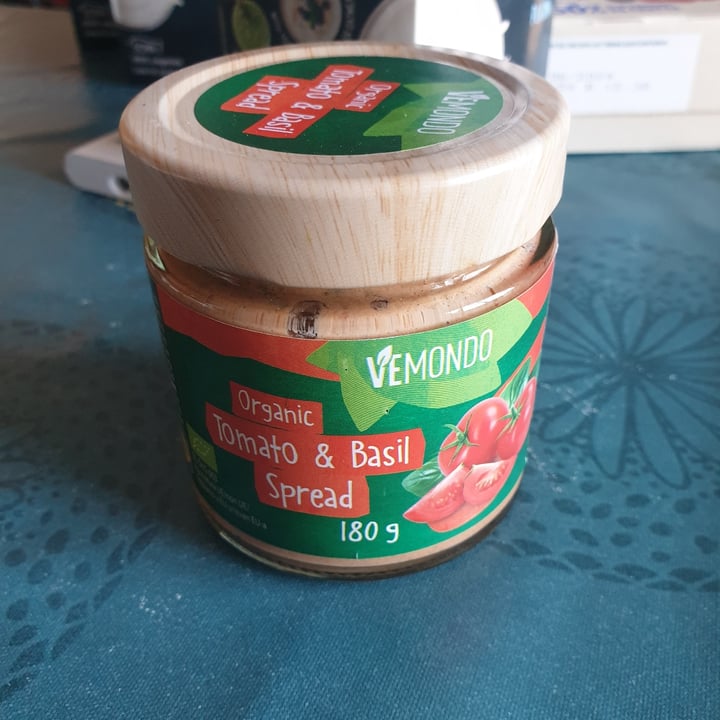 photo of Vemondo spalmabile Pomodoro E Basilico shared by @fiore93 on  05 Aug 2022 - review