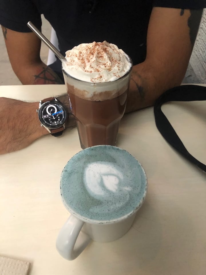 photo of Café Vegetal Chocolate semi amargo con cardamomo shared by @virimiros on  07 Mar 2020 - review