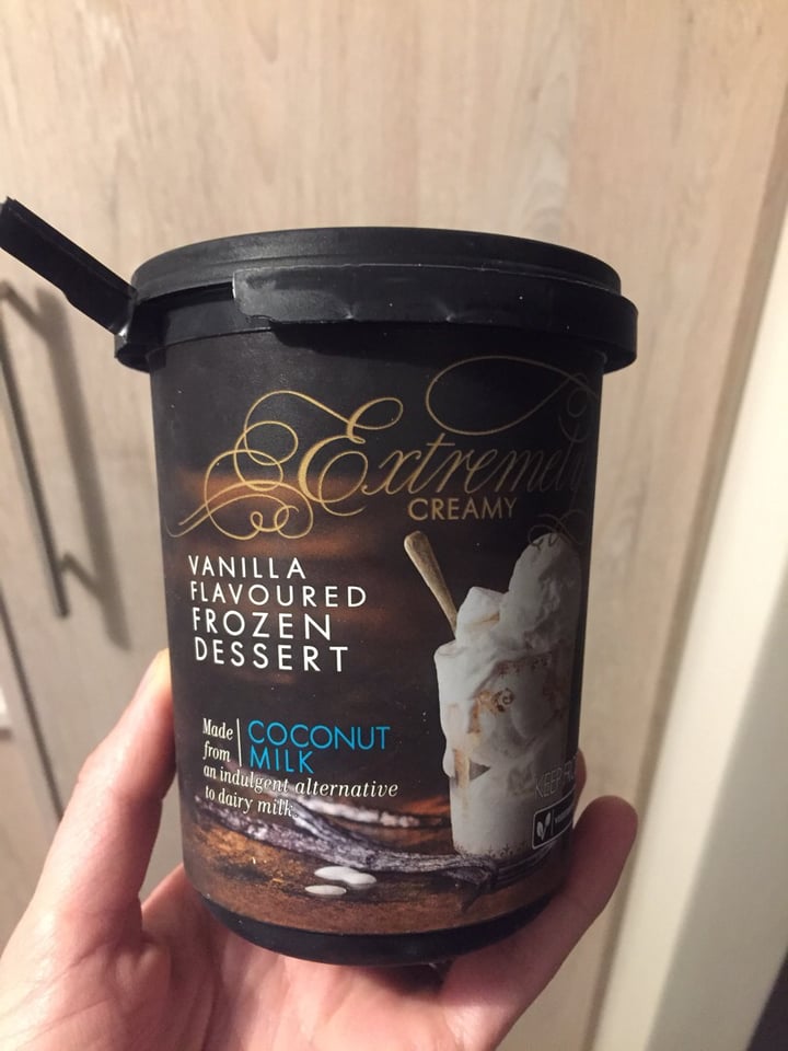 photo of Woolworths Food Vanilla Flavoured Frozen Dessert shared by @taz on  05 Nov 2019 - review