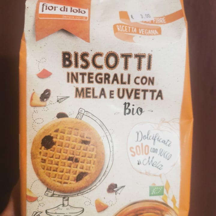 photo of Fior di Loto Biscotti integrali con mela e uvetta shared by @giuliagiupiter on  24 Mar 2022 - review