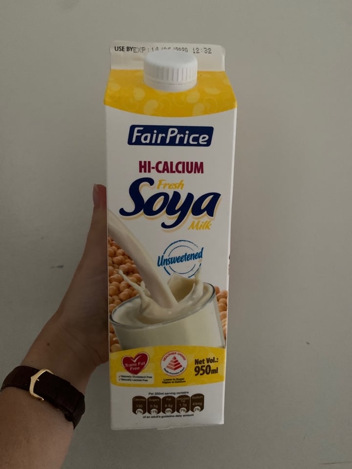 photo of FairPrice FairPrice Hi Calcium Fresh Soya Milk - Original shared by @mirtekneepkens on  01 Jun 2020 - review