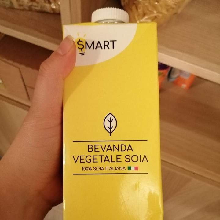 photo of Esselunga - Smart Bevanda vegetale soia shared by @benros97 on  10 Mar 2022 - review