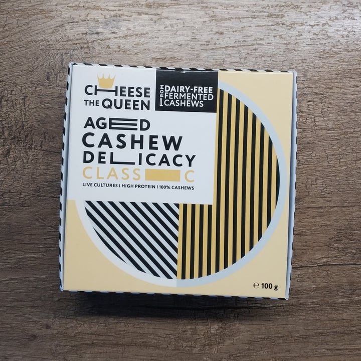 photo of Cheese the Queen Classic Aged Cashew shared by @benedettatinti on  02 Jun 2022 - review