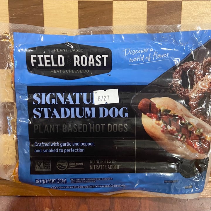 photo of Field Roast Signature Stadium Dog shared by @vfct on  31 May 2021 - review