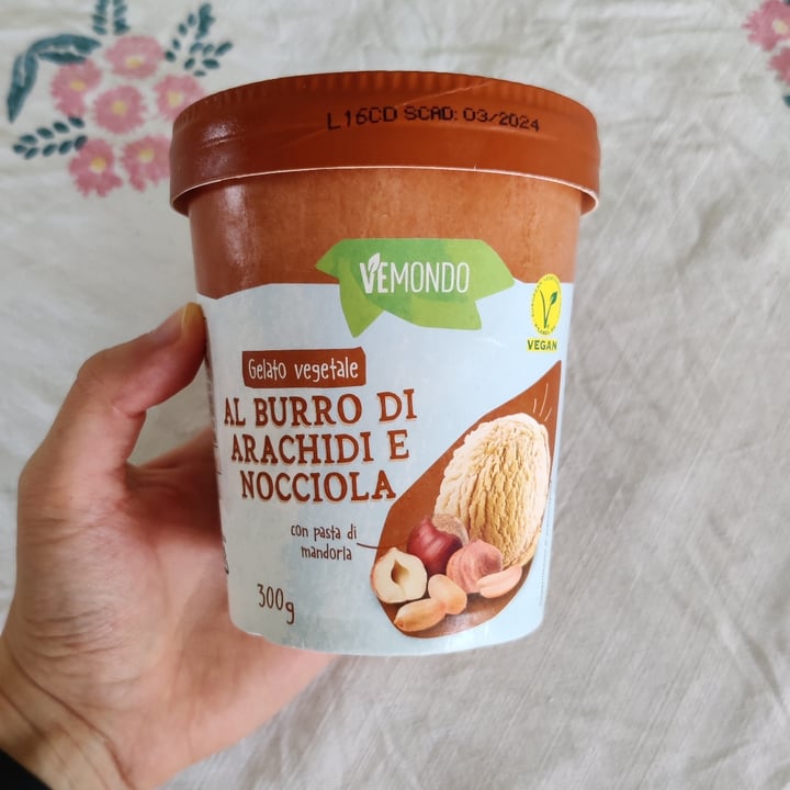 photo of Gelatelli Gelato al burro di arachidi e nocciola shared by @annabatt on  27 Jun 2022 - review