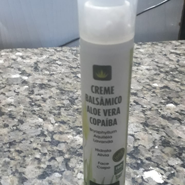 photo of Livealoe Creme Balsâmico Aloe Vera Copaiba shared by @claudiafialka on  11 May 2022 - review