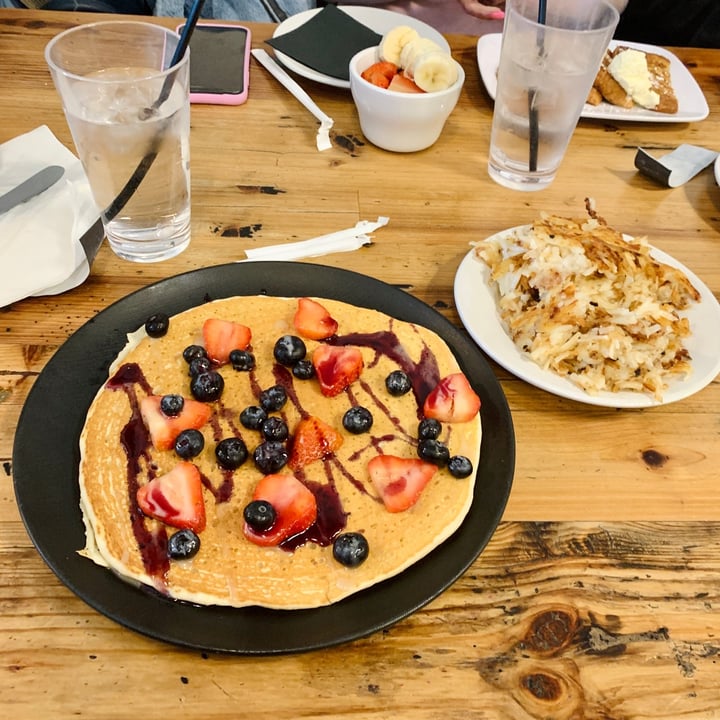 photo of Seven Mile Cafe Berry Dream Pancakes shared by @alexabenb on  09 Mar 2021 - review