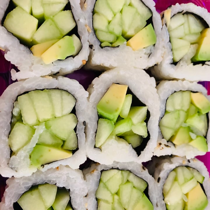 photo of Fujisan sushi Avocado cucumber roll shared by @succulent on  21 May 2021 - review