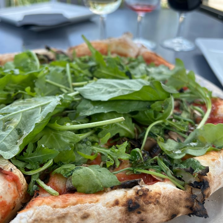 photo of Coffin Ridge Vineyard & Winery Vegan Pizza shared by @ritabon on  20 Aug 2022 - review