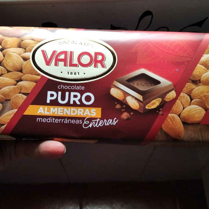 photo of Valor Chocolate Puro con Almendras Mediterráneas 250g shared by @martate on  13 May 2020 - review