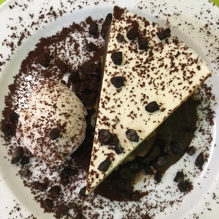 photo of Ecovegan Happy Tarta de 3 chocolates shared by @andy11 on  03 Oct 2020 - review