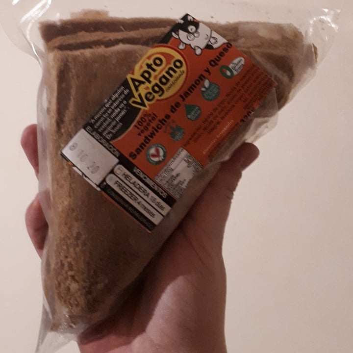 review photo of Apto Vegano Consciente Sandwich de Jamón y Queso shared by @alicia1977 on 10 Oct 2020 - review