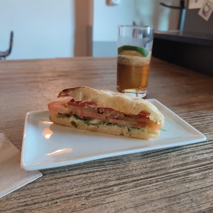 photo of Txinuk Pintxo vegano shared by @estatuarigerra on  18 Sep 2021 - review