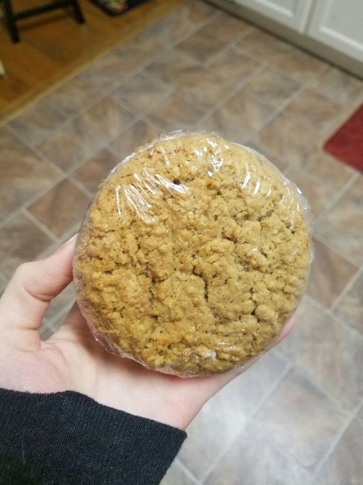 photo of Subculture Oatmeal Cookie Creme Sandwich shared by @joyrose on  27 Oct 2019 - review