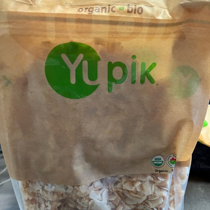 photo of Yupik Organic Toasted Coconut Chips shared by @veganmika on  16 Jul 2022 - review