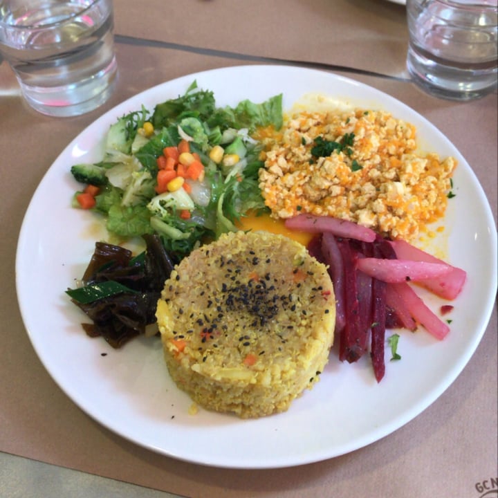 review photo of Baratza Kafea Plato Macrobiótico Con Garbanzos Y Paella De Quinoa shared by @jinsei on 24 Dec 2020 - review