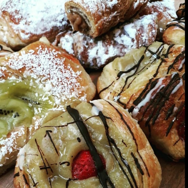 photo of Panadería vegana Facturas con membrillo shared by @agusgobbi on  26 Oct 2020 - review