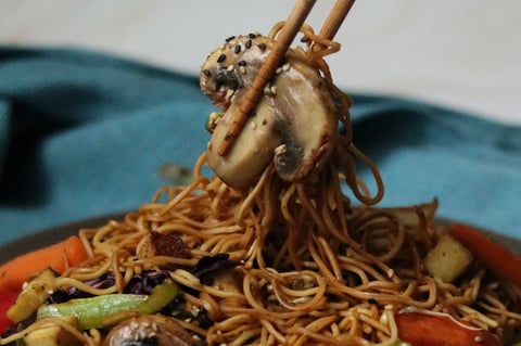 Recipe for stir fried vegan noodles