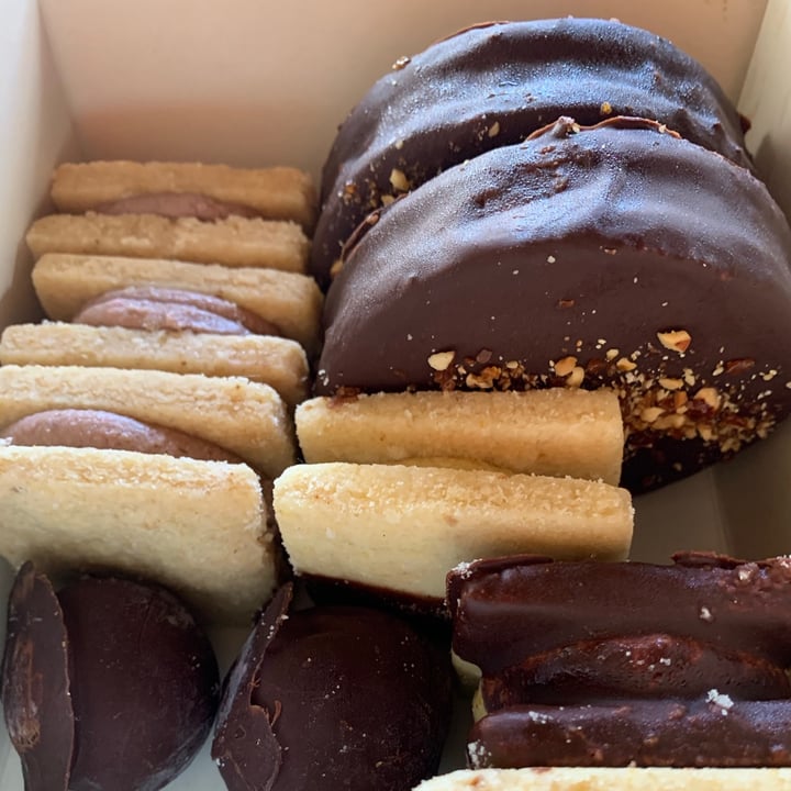 review photo of Very Poppins Alfajor XL shared by @pachuveggie on 01 Jan 2021 - review