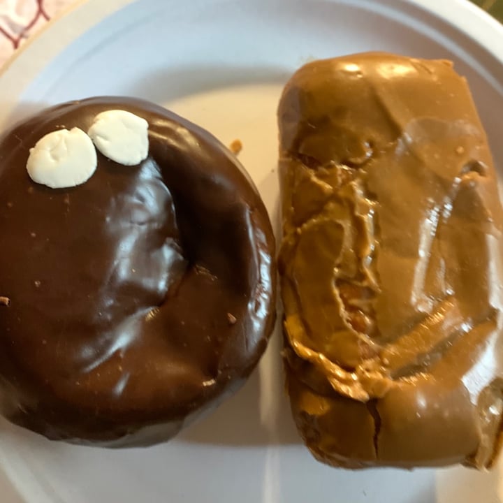 review photo of Voodoo donuts Vegan donuts shared by @jinxx on 10 Jun 2021 - review