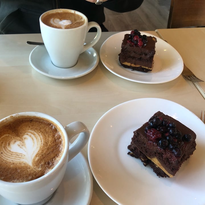 photo of Maleza Bariloche Coffee & Beer Bomba de chocolate shared by @andrearomo666 on  27 Feb 2022 - review