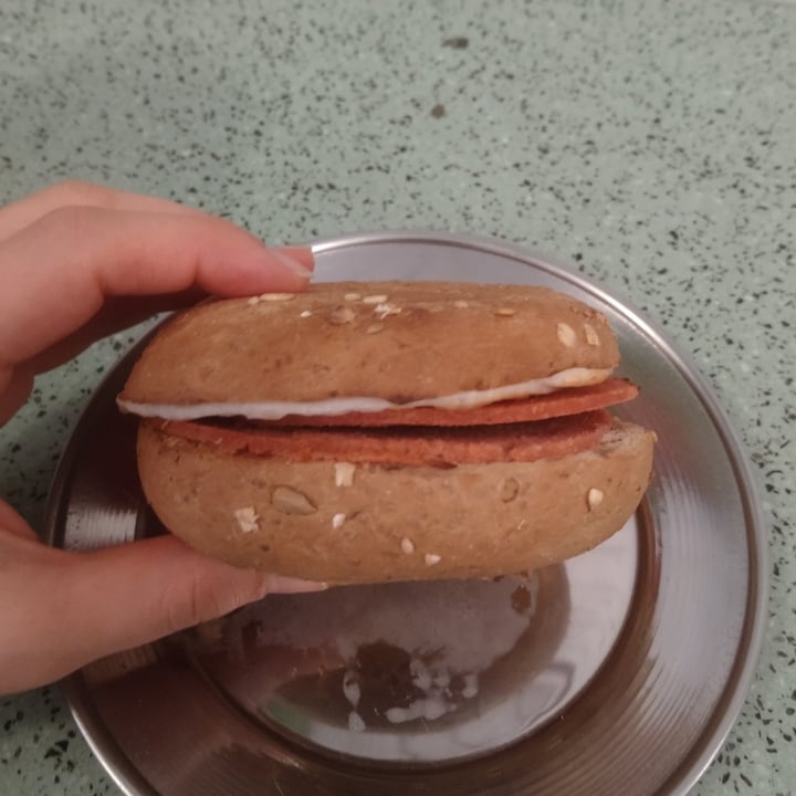 photo of Bioma plant based café Bagel de jamón y queso shared by @aldyflorent on  07 Mar 2022 - review