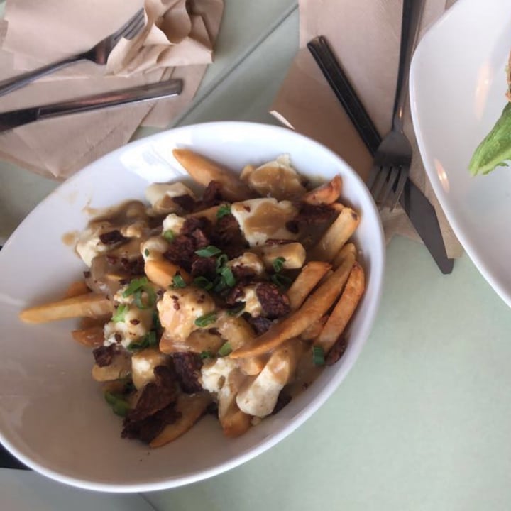 photo of Strong Hearts Cafe Poutine shared by @kenms on  07 Feb 2022 - review