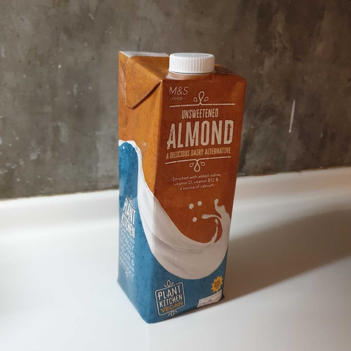 photo of Marks & Spencer Food (M&S) Plant Kitchen Almond Mylk shared by @cytan21 on  22 Nov 2022 - review