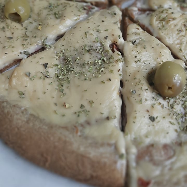 review photo of Origen Vegetal Pizza Muzza Clásica shared by @pichularules on 03 Sep 2021 - review