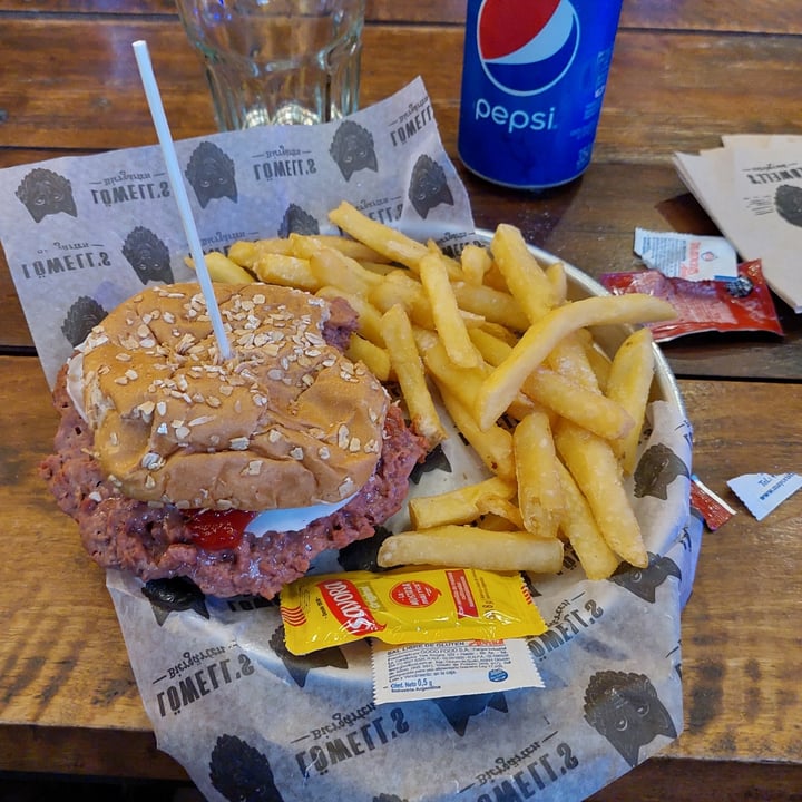 photo of Lowell's Biergarten Tigre Not cheeseburger simple shared by @celesteayvar69 on  06 Feb 2022 - review