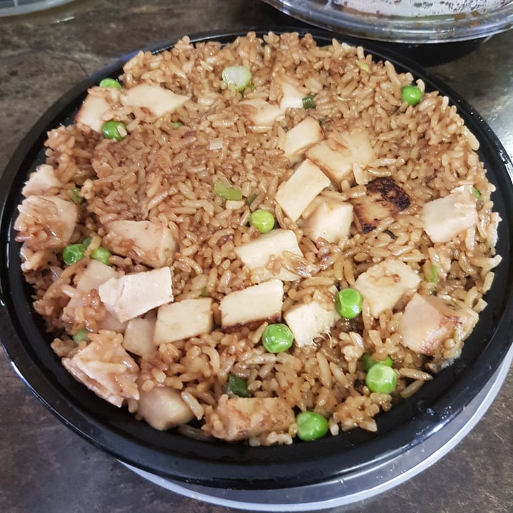 photo of Asia Wok Meatless Chicken Fried Rice (w/ NO EGGS) shared by @plantkilla on  31 Jul 2021 - review