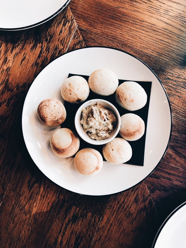 photo of PizzaExpress Dough Balls 'PizzaExpress' shared by @consciouscookieee on  23 Feb 2019 - review