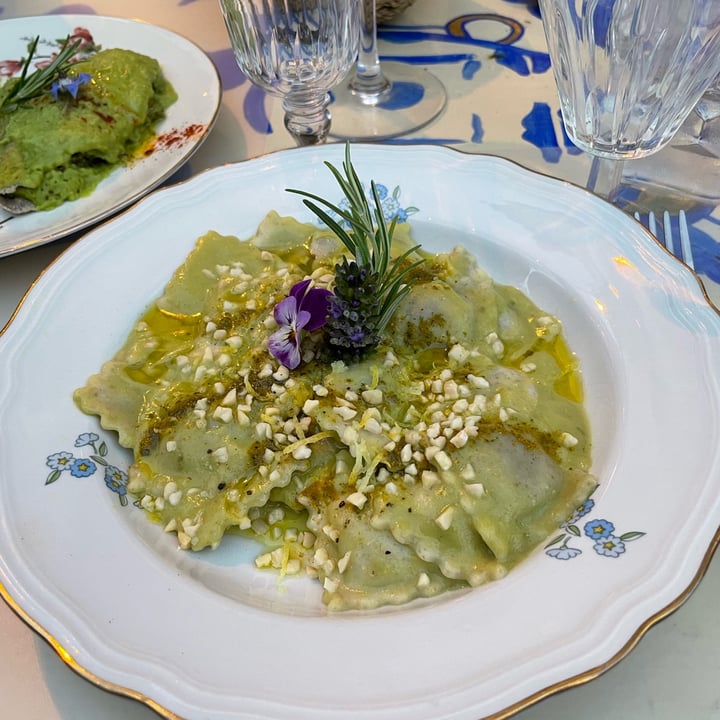 photo of Amaranto Bistrot Ravioli Con Crema Di Zucchine, Mandorle, Spezie e Limone shared by @ilariaqualcosa on  11 Jun 2022 - review