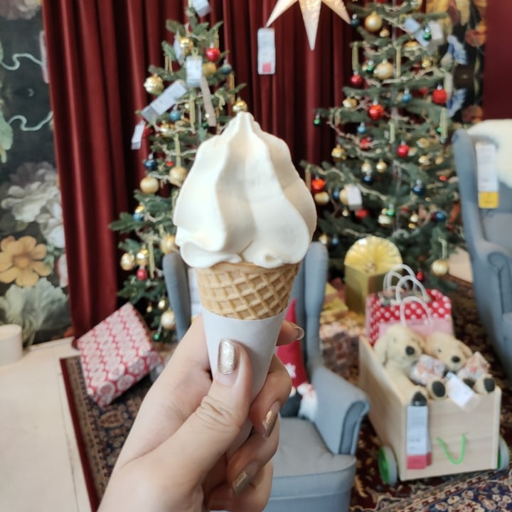 review photo of IKEA Alexandra Soya Ice Cream Cone shared by @charmcqs on 03 Apr 2021 - review