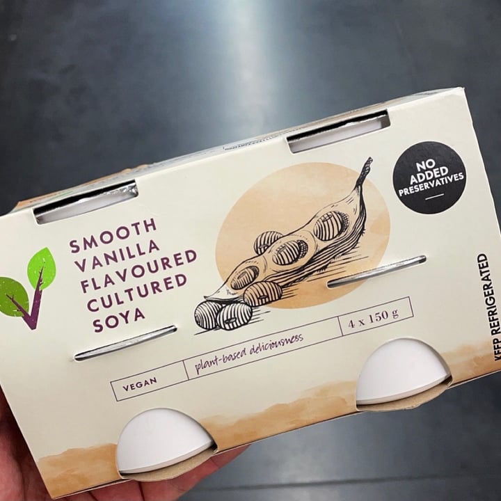 photo of Woolworths Food Smooth Vanilla Flavoured Cultured Soya shared by @capetownvegan on  02 Aug 2021 - review